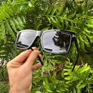 TOM FORD BLUE BLOCK RECTANGULAR MAGNETIC OPTICALS - RETAILS $665
never worn